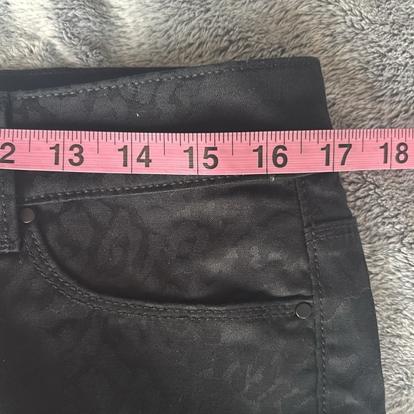 Ann Taylor Curvy Fit Leopard Print 5-Pocket Jean in Black Size 10 EUC - Picture 6 of 9